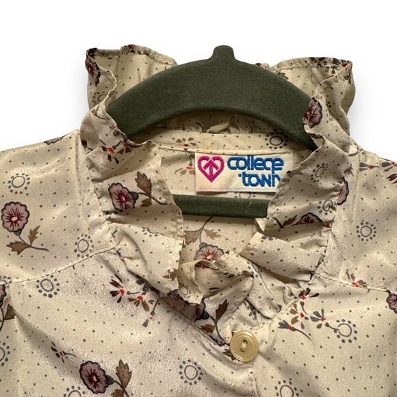 Vintage College Town Beige Floral Ruffled Button Down Shirt - Picture 2 of 6